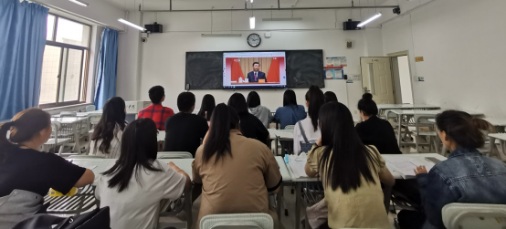 外语学院广大团员认真学习习近平总书记在庆祝中国共产主义青年团成立100周...